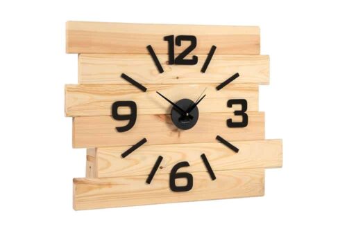 Wanduhr PALclock aus neuen Paletten