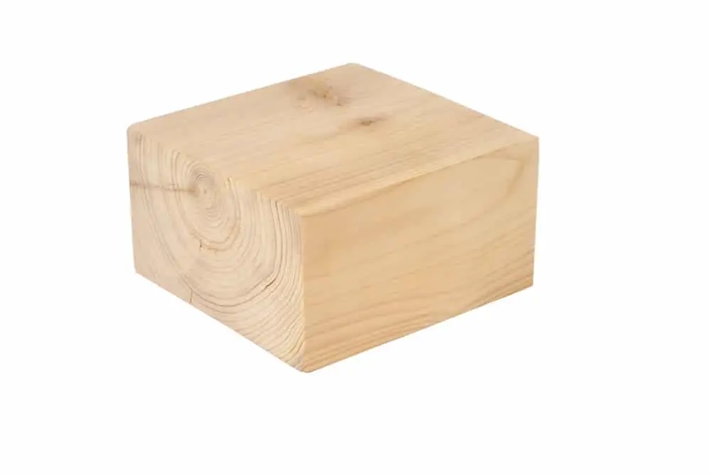 Neuer, grosser, gehobelter Palettenklotz